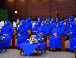Jelang HUT Ke-77 Jalasenastri, Pembina Dan Ketua Gabungan Jalasenastri Kodiklatal Ikuti Tatap Muka Kasal Dengan Anggota Jalasenastri
