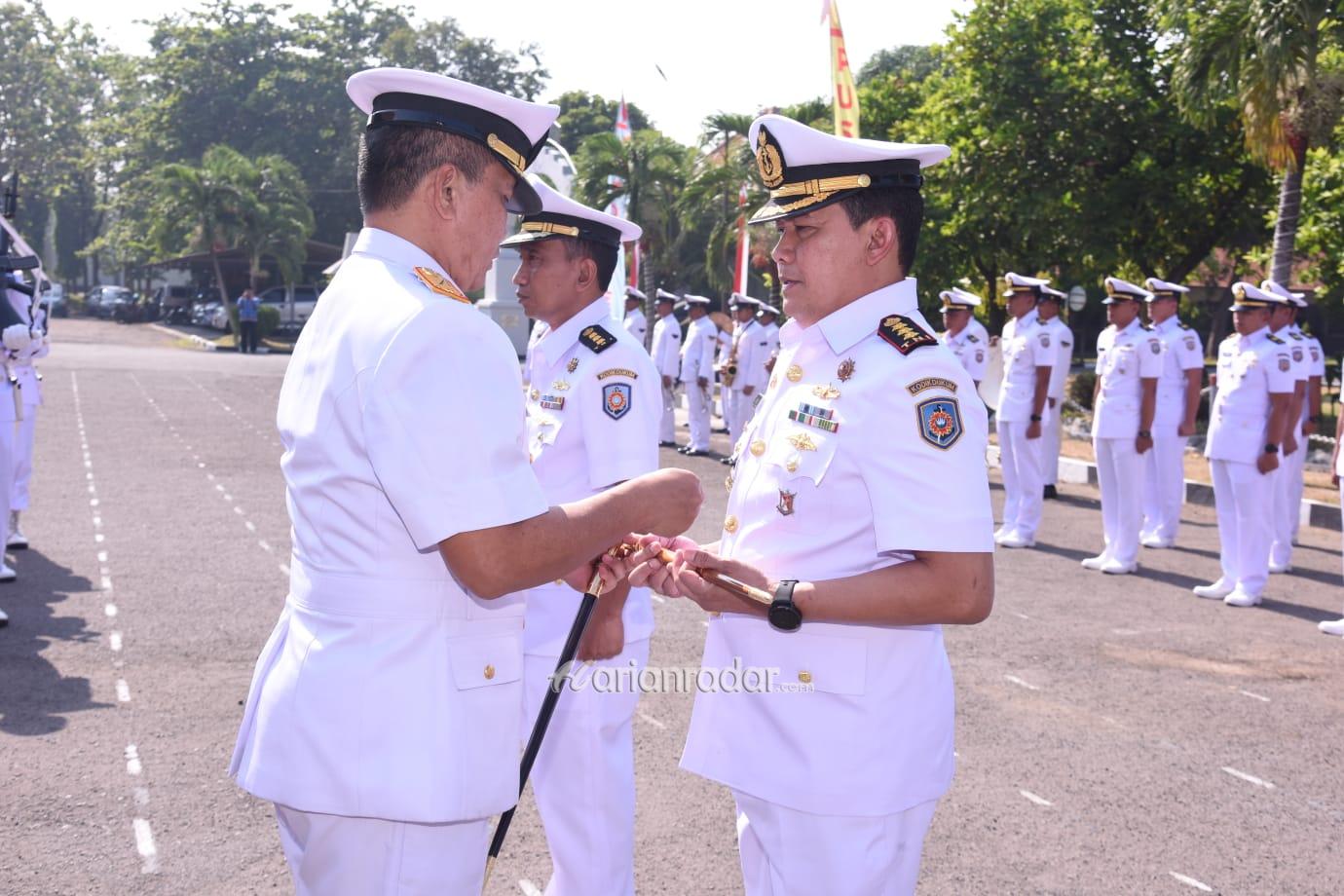 Foto : Resmi Sertijab, Jabatan Danpusdiktek Kodiklatal Kini Dijabat Kolonel Laut (T) Ivan Syafari