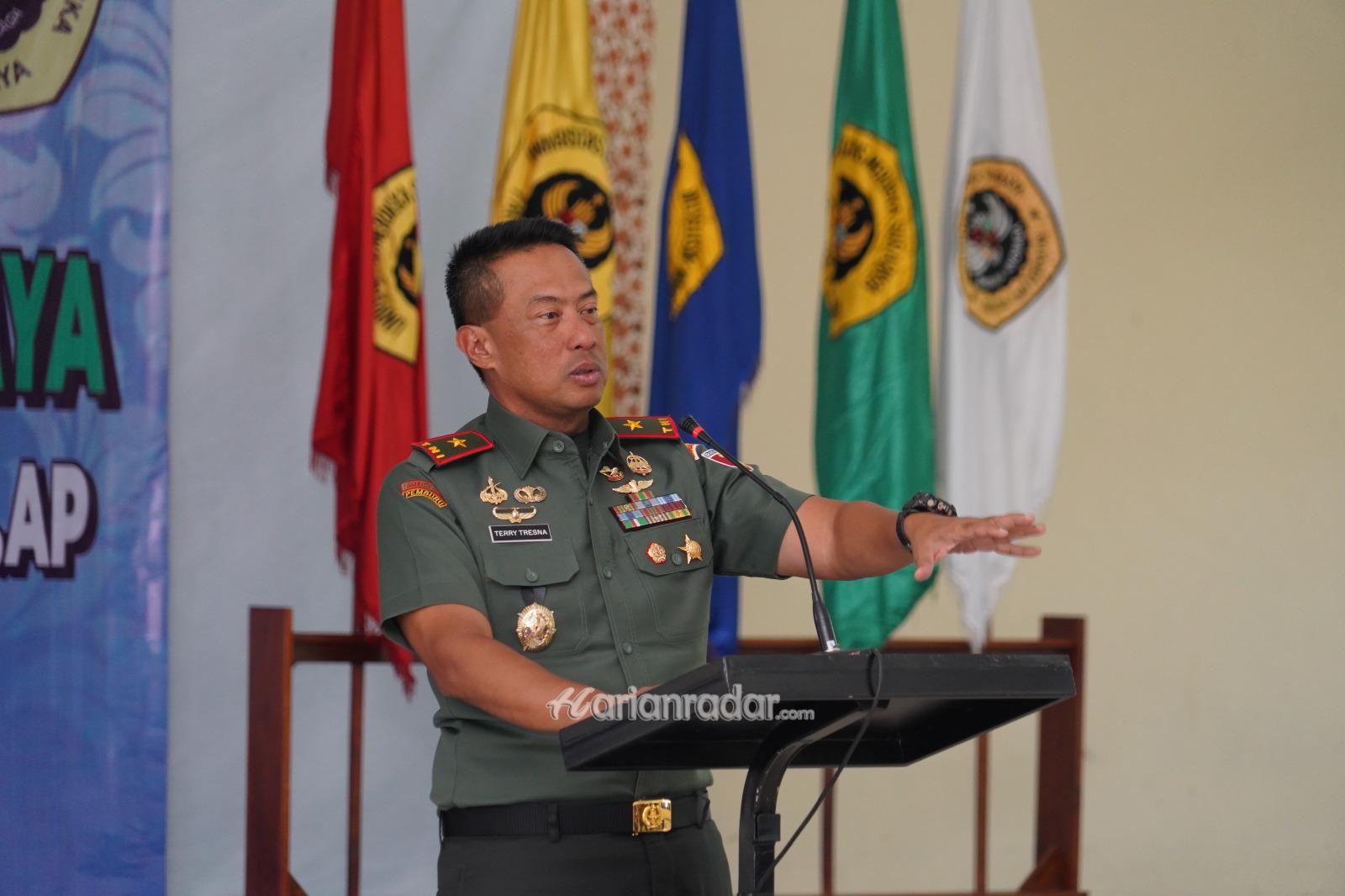 Foto : Serah Terima Jabatan Ketua YPTM Surabaya dihadiri Danrem 084/BJ