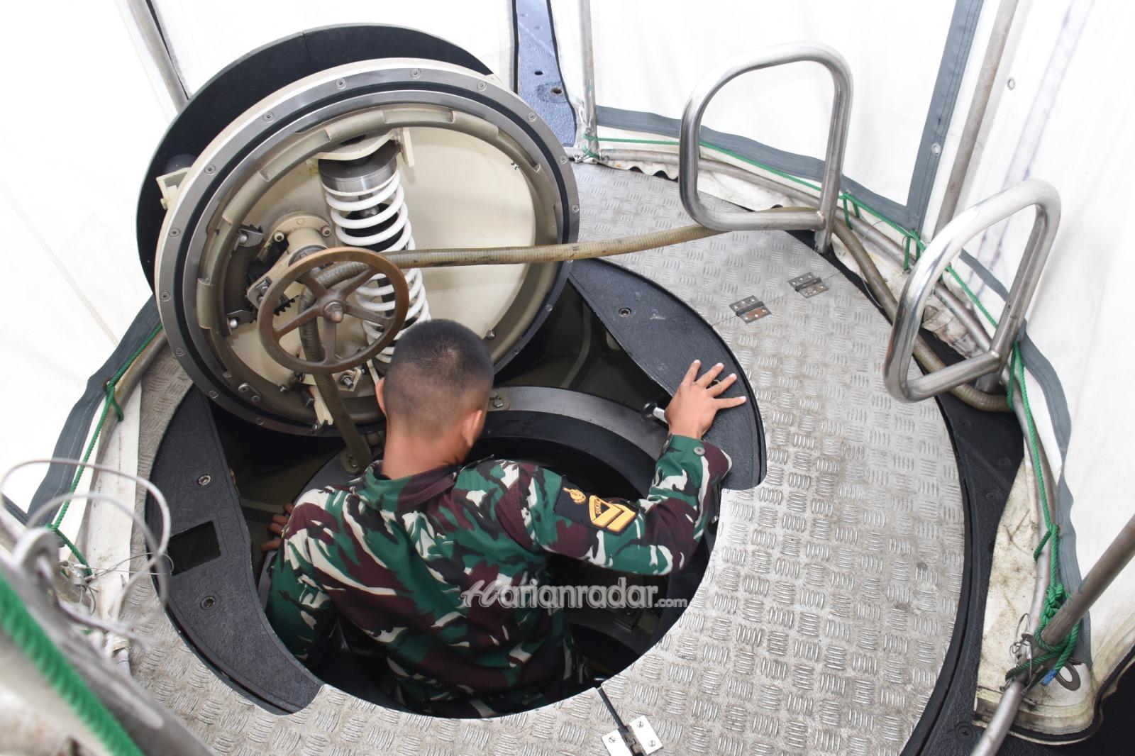 Foto : Aksi Pasukan Elite TNI AL Pukau Ratusan Peserta Integrasi Siswa Satdik-Satdik Kodiklatal