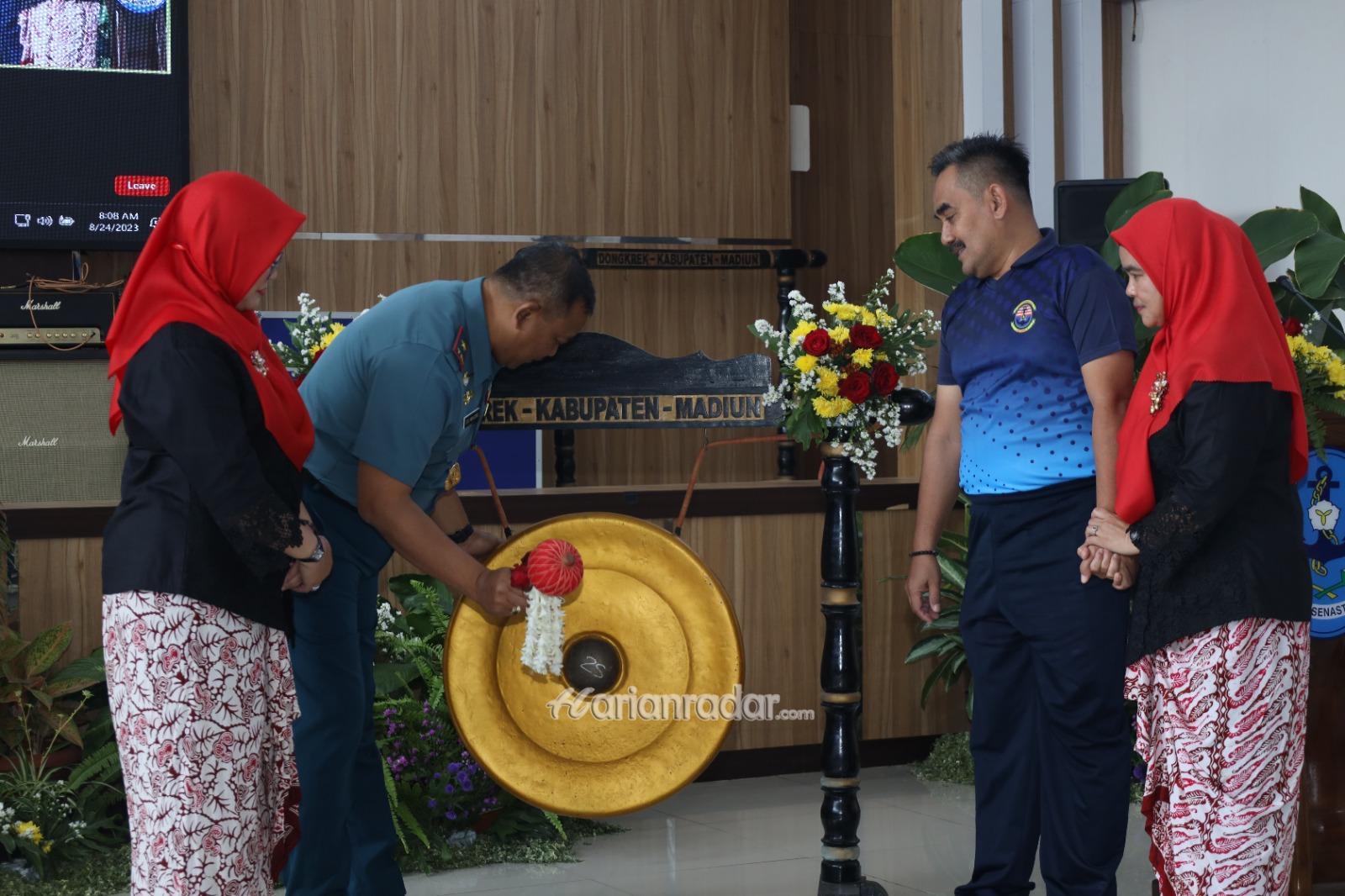 Foto : Jelang HUT ke-77 Jalasenastri, Korcab V DJA II Gelar Lomba Line Dance dan Bazar Murah