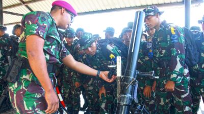 Foto : Giliran Markas Rajawali Laut dan Sarang Petarung Marinir Mendapat Kunjungan Siswa Satdik-Satdik Kodiklatal