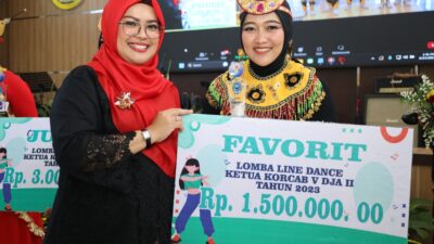 Foto : Kowal Lantamal V Sukses Raih Juara Line Dance Piala Korcab V DJA II