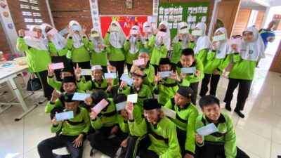Tiga SD Hidupkan Sahabat Pena