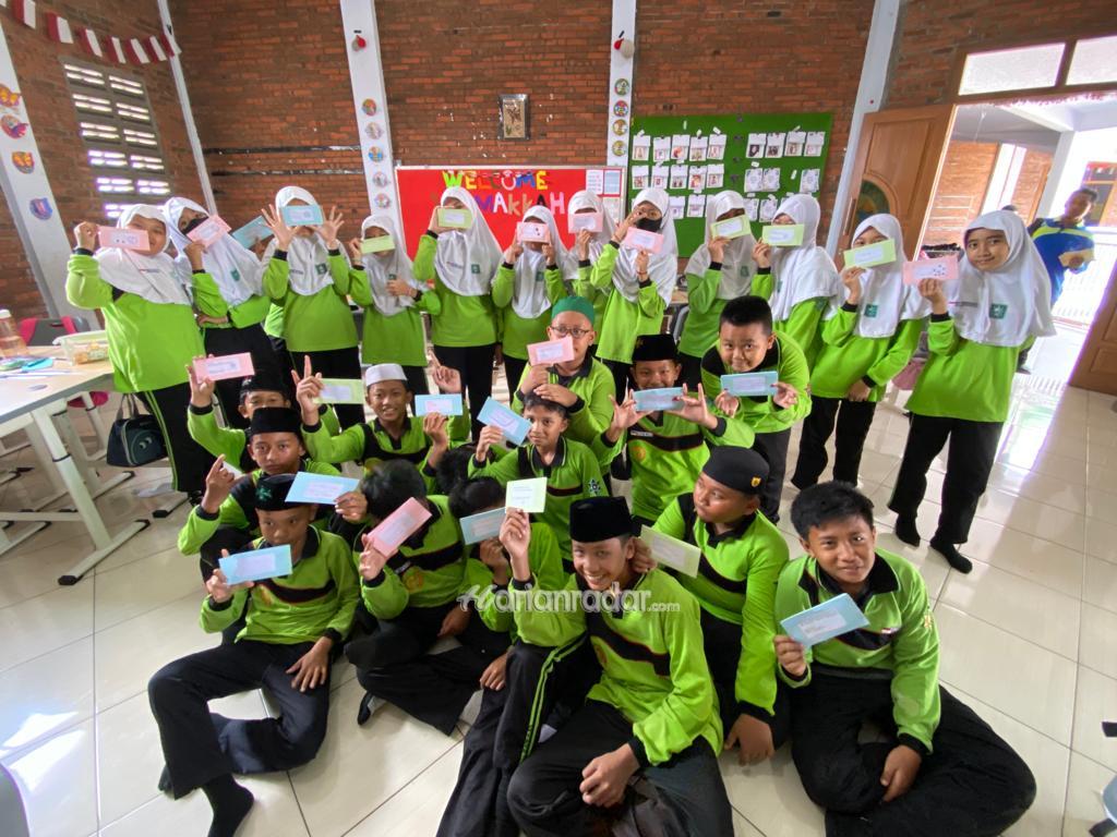 Tiga SD Hidupkan Sahabat Pena