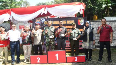 Foto : Danlanal Banyuwangi Raih Juara 1 Lomba Menembak Eksekutif Piala Kapolresta Banyuwangi