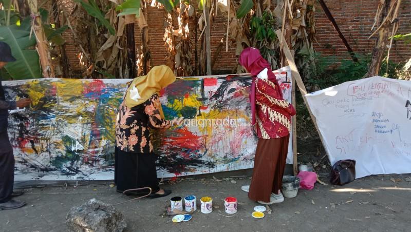 Para Guru dan Perupa Sidoarjo Gelar Gelegar Kreasi Merdeka