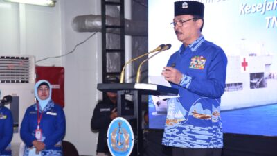 Foto : Wadan Kodiklatal Hadiri Syukuran HUT PPAL Ke-37 Di KRI dr. Soeharso-990