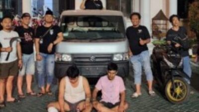 Kedua pelaku yang ditangkap adalah SM (32), warga Kalimas Baru, Surabaya dan AR (34), warga Gadel, Tandes, Surabaya. Sedangkan satu pelaku lain yang masih diburu polisi adalah MA'UD (DPO).