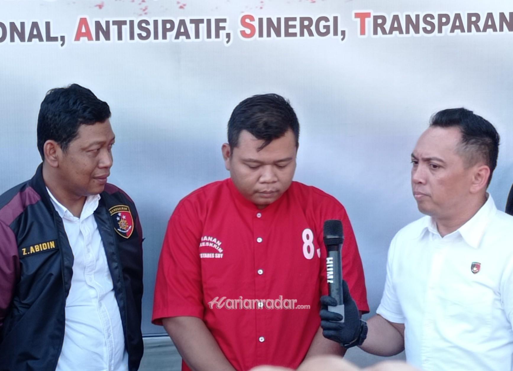 Satreskrim Polrestabes Surabaya menangkap seorang Pria berinisial UK (31) warga Jombang berdomisili Surabaya usai mencuri mobil miliknya yang telah digadaikan kepada orang lain. (Foto:samsul-harianradar.com).