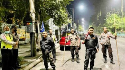 Kapolsek Dukuh Pakis Kompol Mohammad Irfan, beserta piket fungsi mendatangi lokasi gerombolan para kaula muda yang melakukan aksi balap liar. 