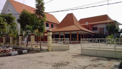 Foto : Halaman Kantor Kecamatan Bulak Surabaya Jawa Timur