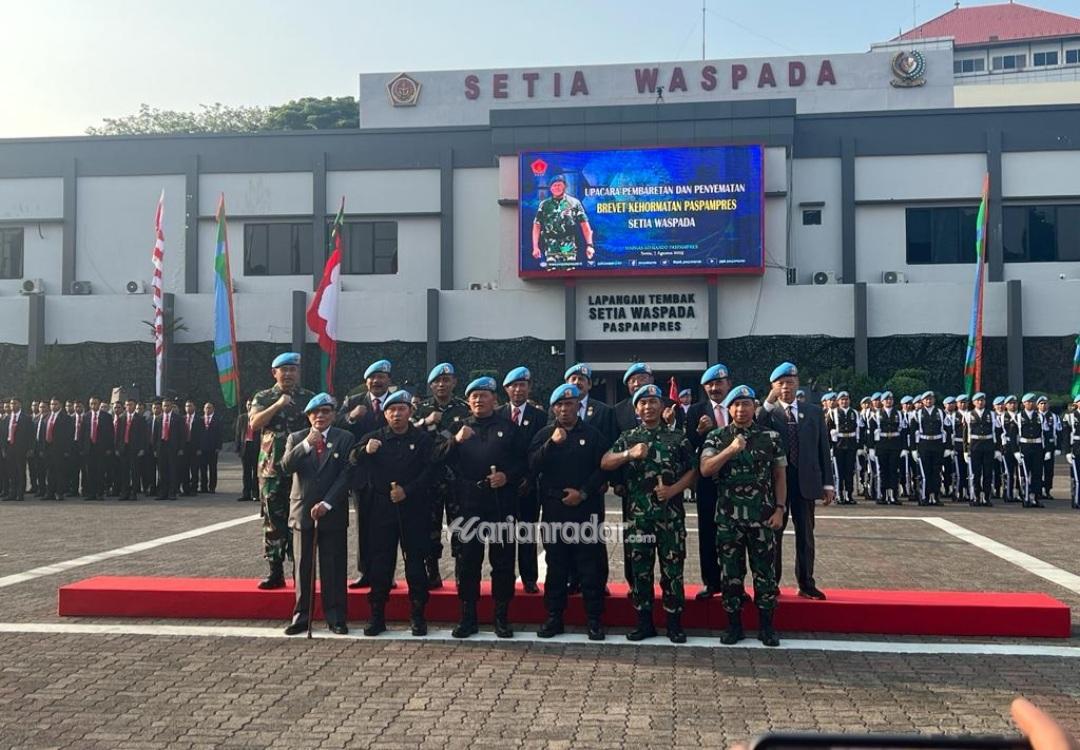 Foto : Dankodiklatal Saksikan Pengangkatan Panglima TNI Sebagai Warga Kehormatan Paspampres