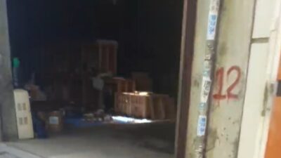Foto : Salah Satu Gudang/Pabrik di RT05,RW02 di Kelurahan Bulak Surabaya