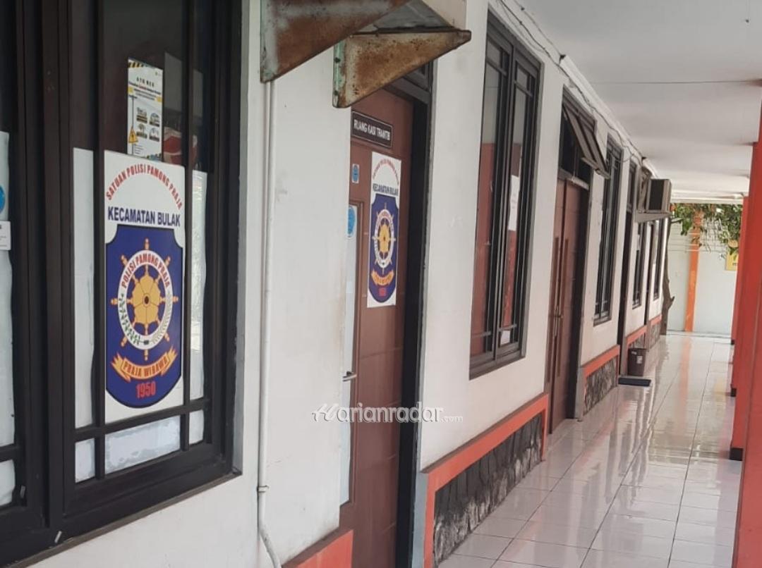 Foto : Depan Ruangan Kasi Trantib Kecamatan Bulak Surabaya