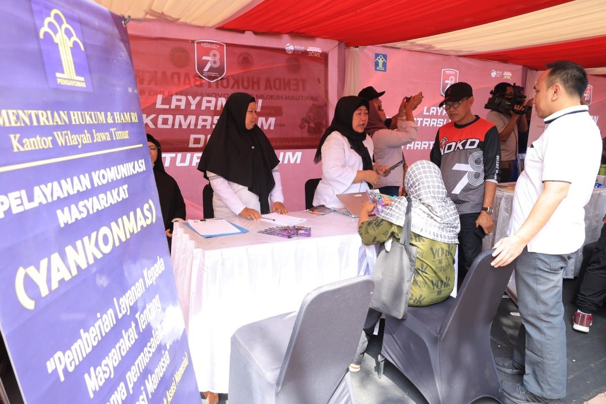 Kemenkumham Jatim Membuka Layanan Paspor Pendaftaran Merek di Car Free Day Raya Darmo Surabaya.