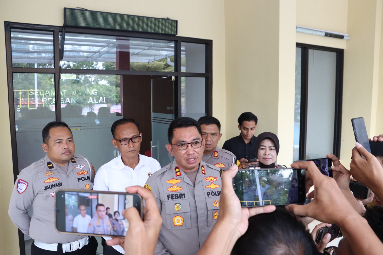 Kapolres Bangkalan AKBP Febri Isman Jaya, S.H., S.I.K., M.I.K., saat dikonfirmasi di Mapolres Bangkalan