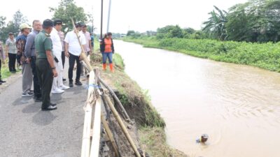 Plt. Bupati Subandi Minta Segera Tangani Tanah Amblas di Desa Prambon