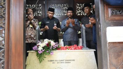 Memperingati Harjasda ke 166 tahun 2025, Plt. Bupati Sidoarjo Ziarah ke Makam Mantan Bupati Sidoarjo Terdahulu