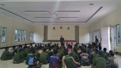 Foto : Wadan Puslatdiksarmil Tekankan Faktor Keamanan dan Kedisiplinan dalam Latihan di Tengah Kondisi Cuaca Ekstrem