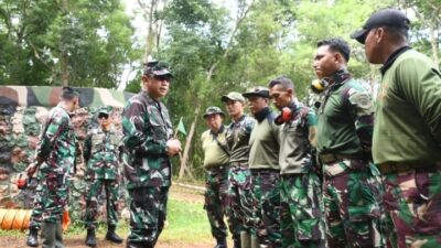 Foto : Dirdok Kodiklatal Tinjau Lanjutan Lattek Berganda Siswa Dikmata AL Angkatan 44/2