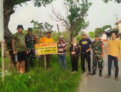 Peduli Kebersihan Babinsa Modung Bantu Karang Taruna Himbau Masyarakat di Larang Buang Sampah Sembarangan