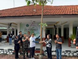 Mitra Keluarga Regional Jawa Timur Gelar Program CSR Penghijauan Kota, Plt. Bupati Sidoarjo Tanam 125 Bibit Pohon Pule