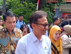 Menkes Budi Gunadi Pantau Langsung Program Pemeriksaan Kesehatan Gratis di Surabaya