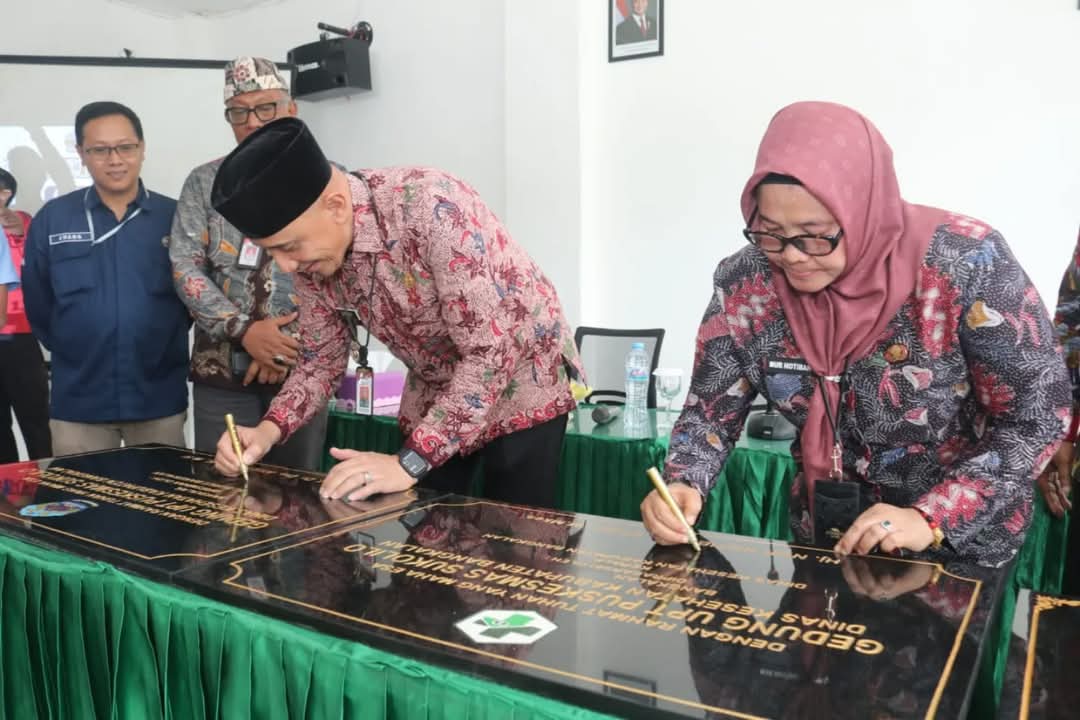 Pj Bupati Bangkalan, Dr. Arief M. Edie, M.Si, meresmikan gedung baru UPT Puskesmas Sukolilo dan UPT Puskesmas Bangkalan
