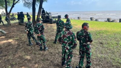 Foto : Kodiklatal Tinjau Lattek Artileri dan Demolisi Siswa Pusdikpel Kodikopsla