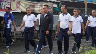 Foto : Dankodiklatal Pimpin Latihan Menembak