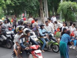 Berbagi Takjil oleh Siswa-Siswi SMA NSA: Menebar Kebahagiaan di Bulan Ramadan