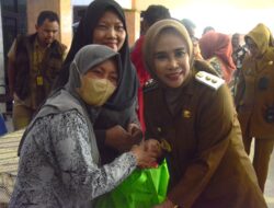 Dukung Program CSR Sidoarjo, PT.ECCO Sidoarjo bersama Pemkab Sidoarjo Serahkan Bantuan Bahan Pangan Di Kecamatan Candi