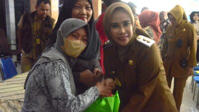 Dukung Program CSR Sidoarjo, PT.ECCO Sidoarjo bersama Pemkab Sidoarjo Serahkan Bantuan Bahan Pangan Di Kecamatan Candi