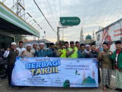 Peduli Sesama, PK IASS Sidogiri dan Kapolsek Tanah Merah Bagikan Takjil Gratis