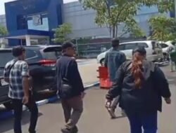 Tebang Pilih, Puluhan Jurnalis Kecewa Dengan Satpas Colombo Surabaya Dalam Pembagian Parsel Lebaran
