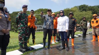 Bupati dan Wakil Bupati Sidoarjo Sidak Banjir serta Dampak Angin Kencang di Terminal 2 Juanda hingga Desa Cemandi