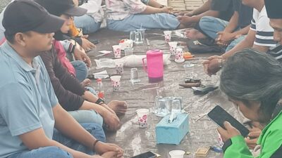 Keterangan Gambar: Alumni Wachid Hasjim 4 Surabaya Gelar Halal Bihalal 2025