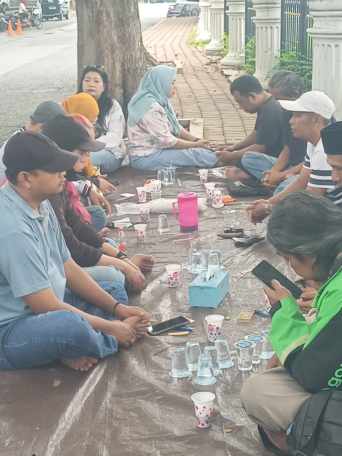 Keterangan Gambar: Alumni Wachid Hasjim 4 Surabaya Gelar Halal Bihalal 2025