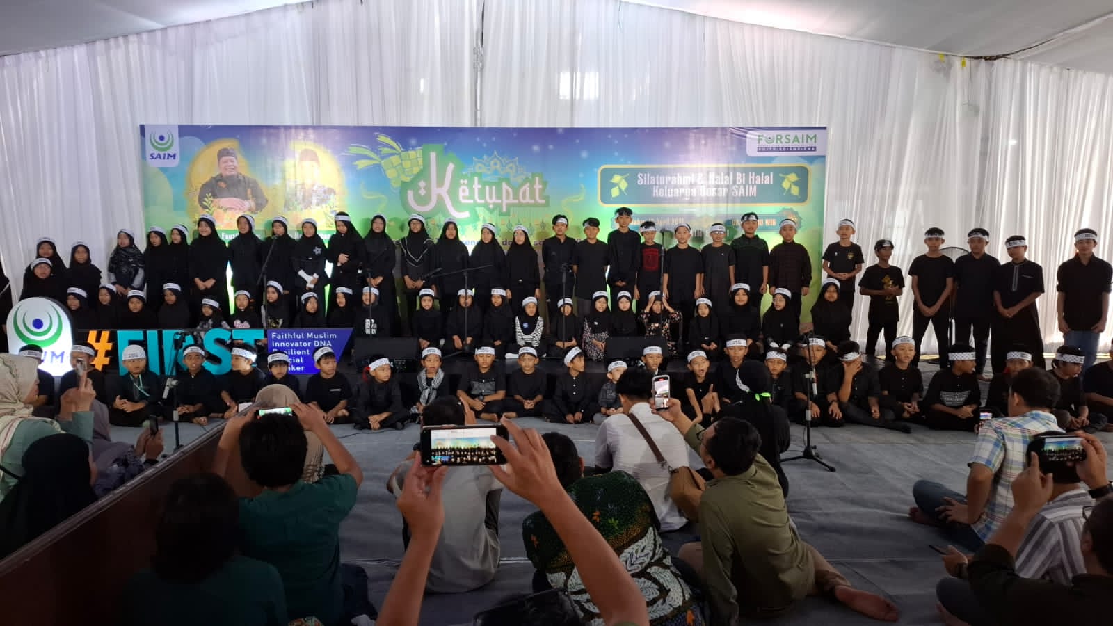 Keterangan Gambar: Fauzil Adhim: Negara Maju Mulai Larang Siswa Gunakan ‘Smartphone’