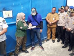Polres Pelabuhan Tanjung Perak Dampingi Pemkot Surabaya Segel Gudang Sentoso Seal
