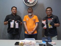 Ojek Online Nyambi Kurir Ditangkap 100 Gram Lebih Sabu Siap Edar Diamankan