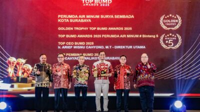 Keterangan Gambar: Perumda Air Minum Surya Sembada Kota Surabaya Raih Golden Trophy TOP BUMD Awards 2025