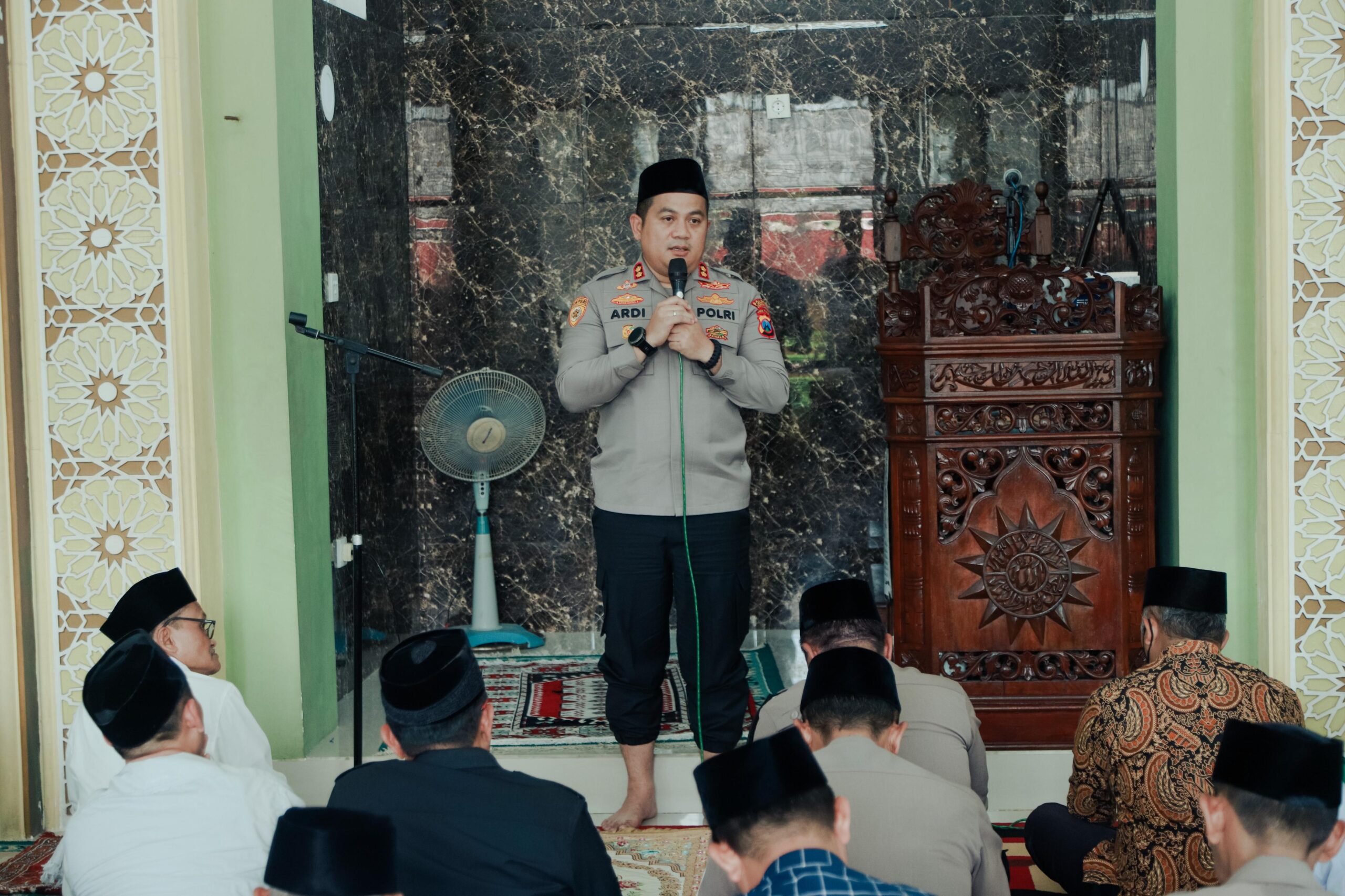 Silaturahmi Dengan Warga Desa Bareng, Kapolres Jombang Berikan Imbauan Kamtibmas