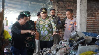 Bupati Sidoarjo Sidak Pabrik Tahu di Tropodo, Larang Bahan Bakar Limbah B3 dan Siapkan Solusi Gas