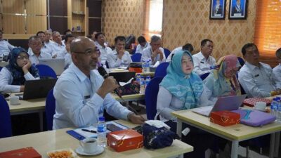 Rektor Universitas Hang Tuah Hadiri Sosialisasi dan Evaluasi Kurikulum FTIK 2025