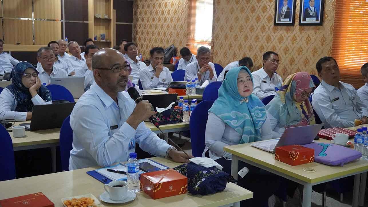 Rektor Universitas Hang Tuah Hadiri Sosialisasi dan Evaluasi Kurikulum FTIK 2025