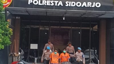 Keterangan Foto: Polresta Sidoarjo Ungkap Kasus Pencurian Mobil Pick Up Dua Pelaku Ditangkap Satu Buron