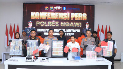 Polres Ngawi Berhasil Amankan 5 Tersangka Pengedar Uang Palsu Lintas Provinsi