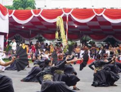Wakil Rektor III UHT Hadiri Perayaan Ulang Tahun Surabaya ke-732 di Balai Kota